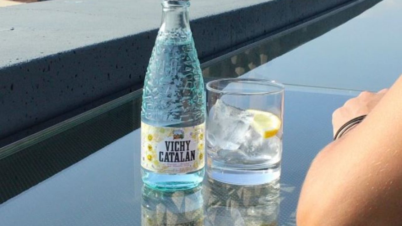 Cinco sobre el agua gas - Vichy Catalan Corporation