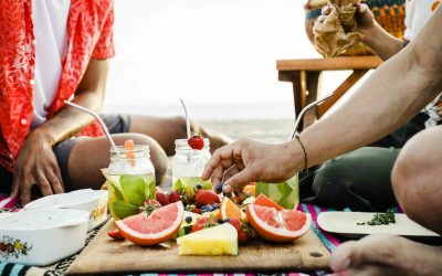 Qué llevarte a la playa o la piscina para comer y beber